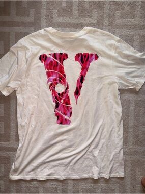 VLONE White Short Sleeve Tee with Pink/Red Swirl V Back Graphic